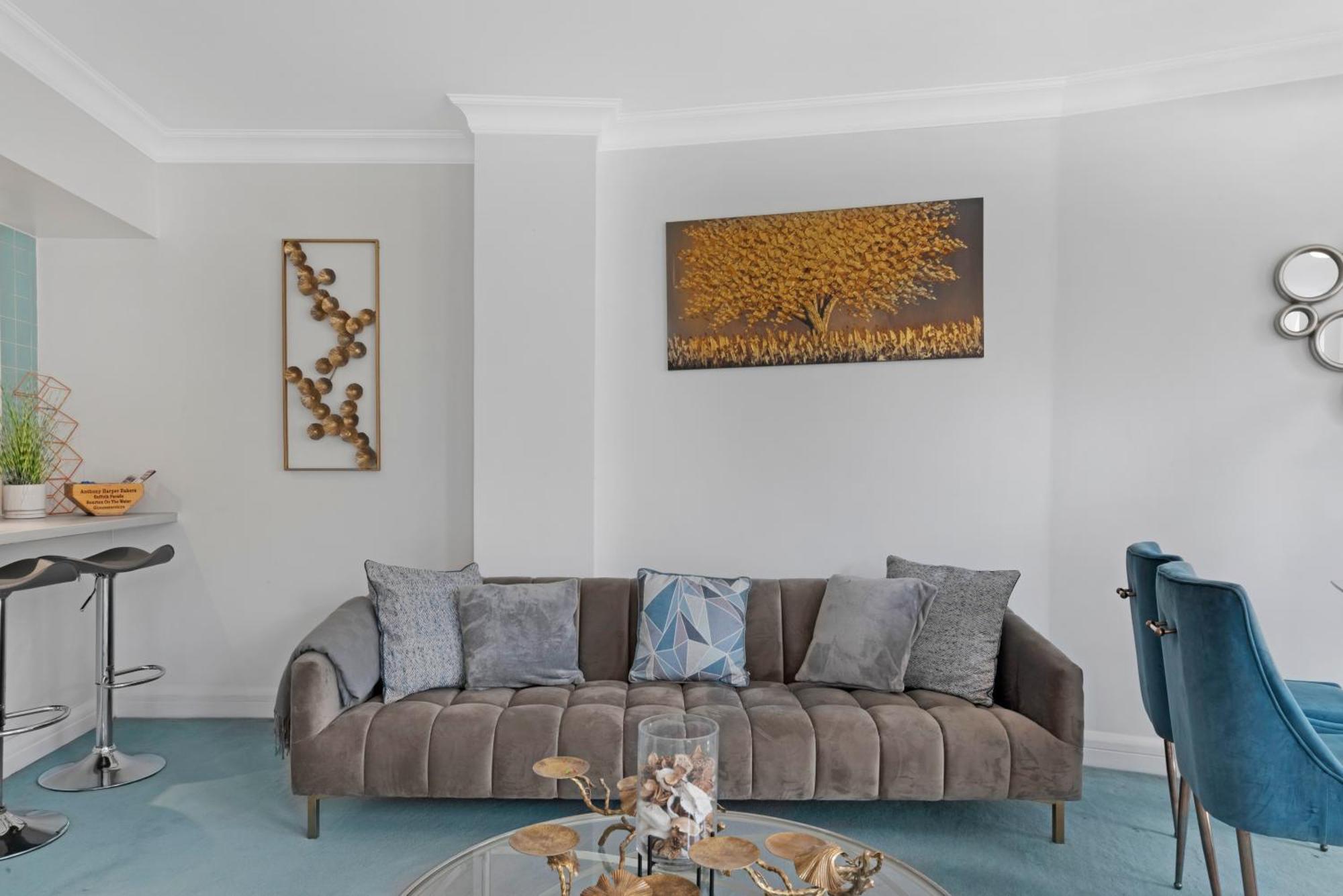 Apartment 3 Bedroom Penthouse With Roof Terrace In Covent Garden *