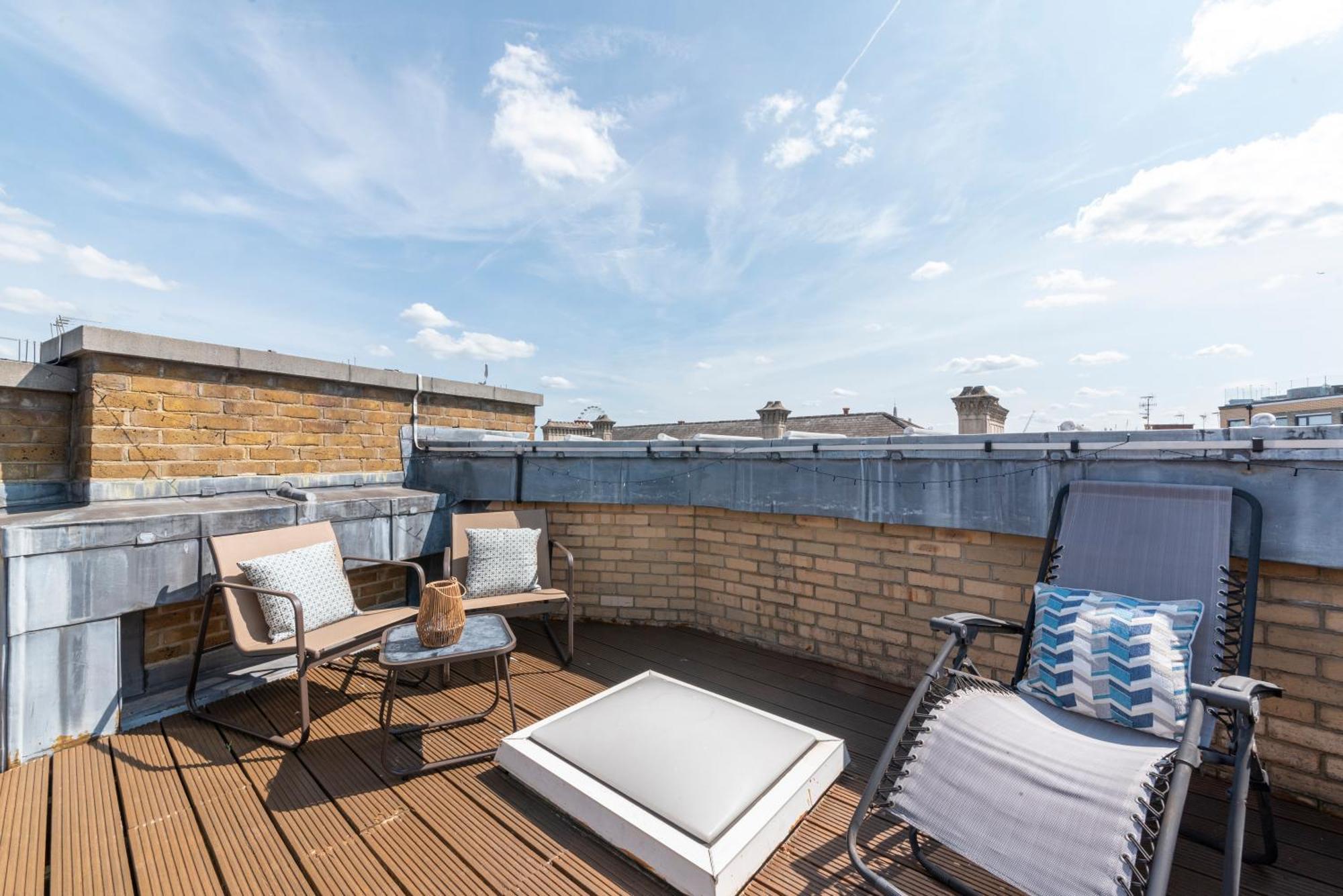 Apartment 3 Bedroom Penthouse With Roof Terrace In Covent Garden *