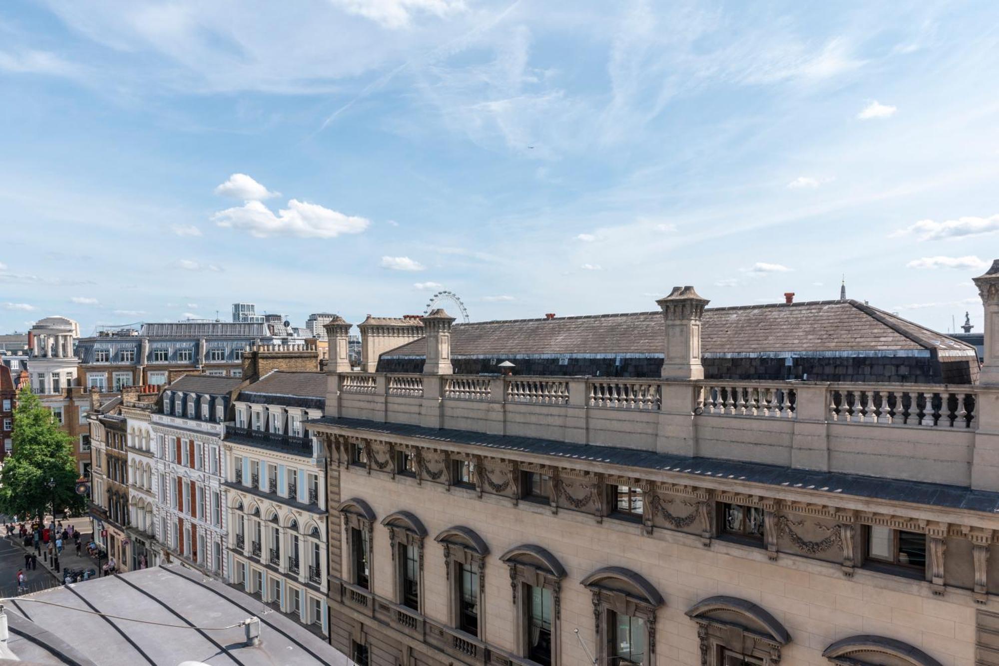 3 Bedroom Penthouse With Roof Terrace In Covent Garden Apartment