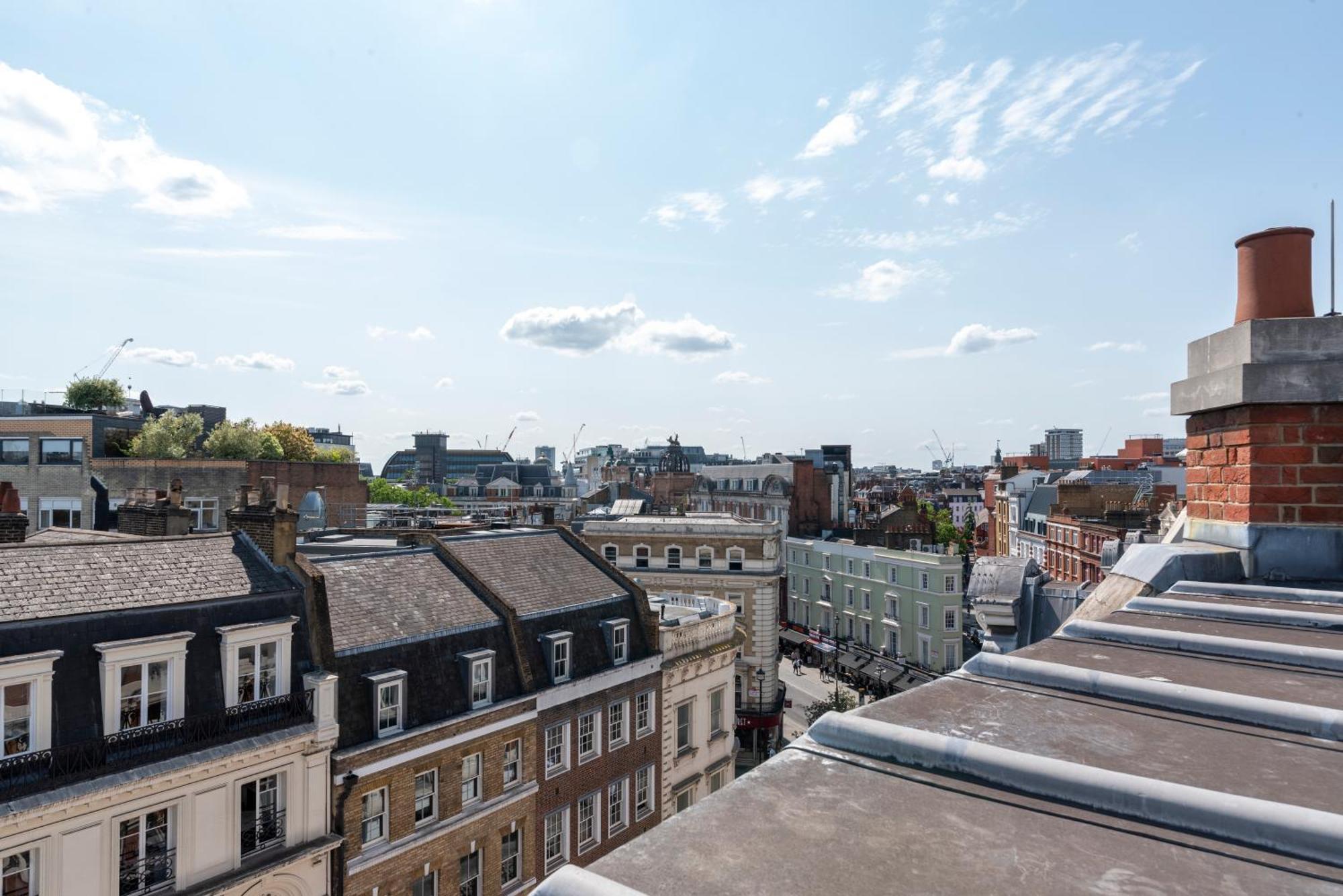 Apartment 3 Bedroom Penthouse With Roof Terrace In Covent Garden London
